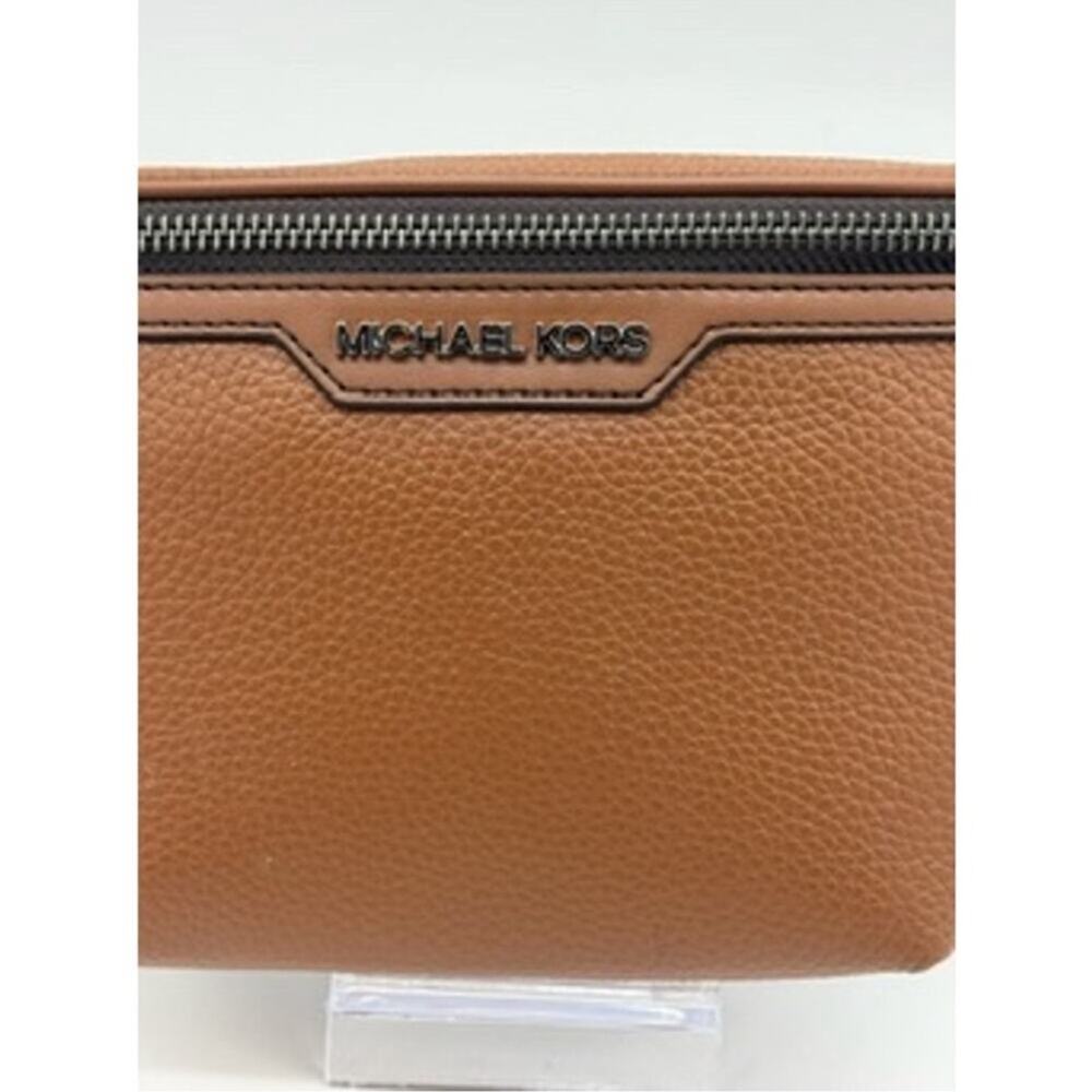 MICHAEL KORS Cooper Small Leather Sling Pack - Picture 5 of 8